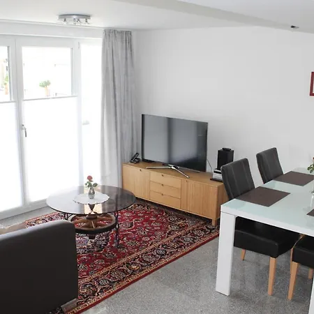 Ruhige Mit Balkon Und Blick In Appartamento