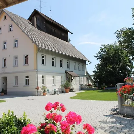 Apartment Ruhige Mit Balkon Und Blick In *