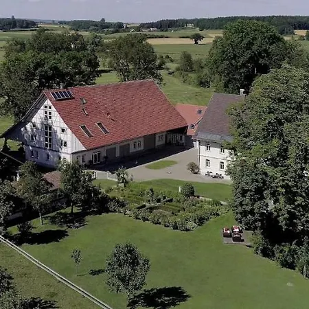 Ruhige Mit Balkon Und Blick In