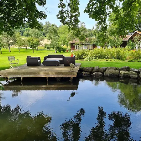 Ruhige Mit Balkon Und Blick In